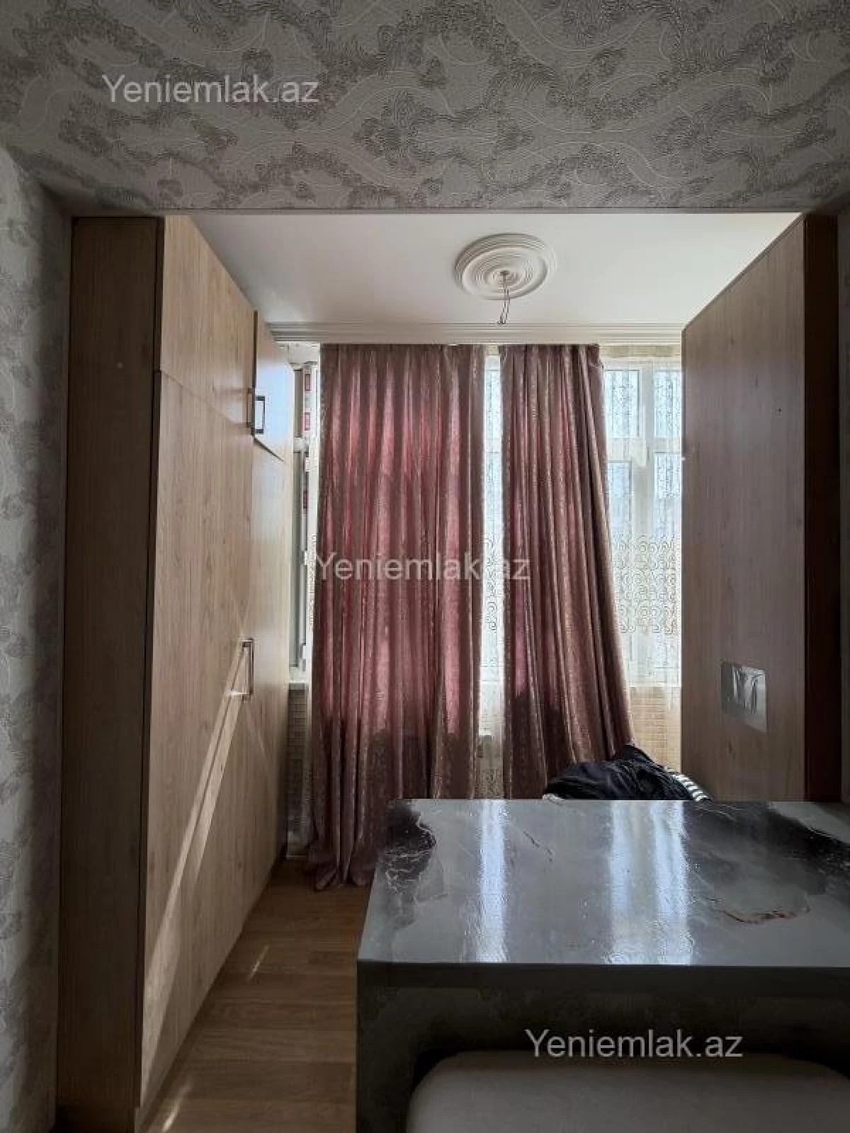 Satılır 1 otaqlı köhnə tikili 40 m²