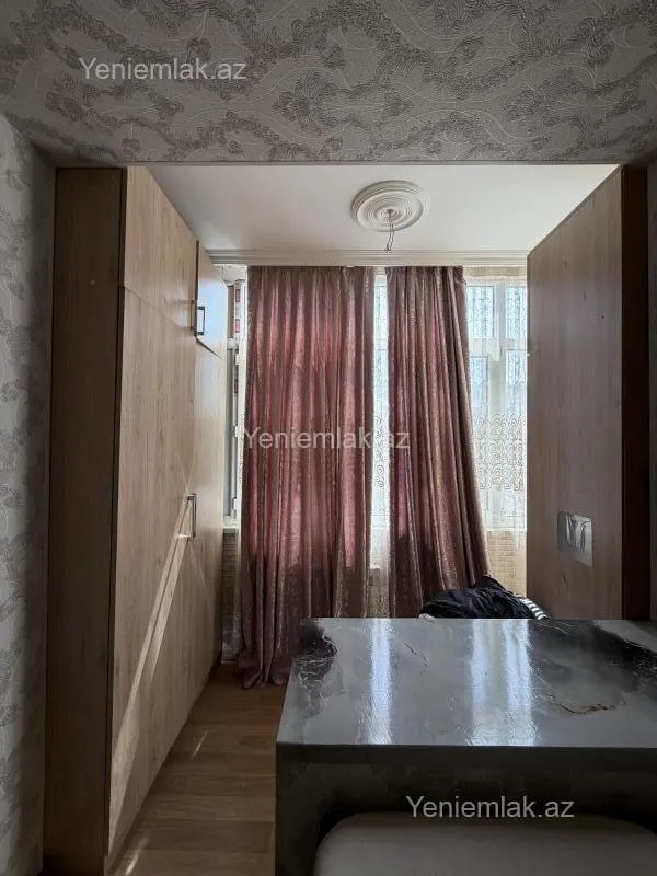 Satılır 1 otaqlı köhnə tikili 40 m²