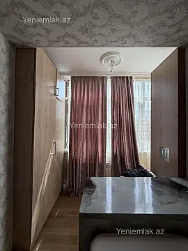 Satılır 1 otaqlı köhnə tikili 40 m²