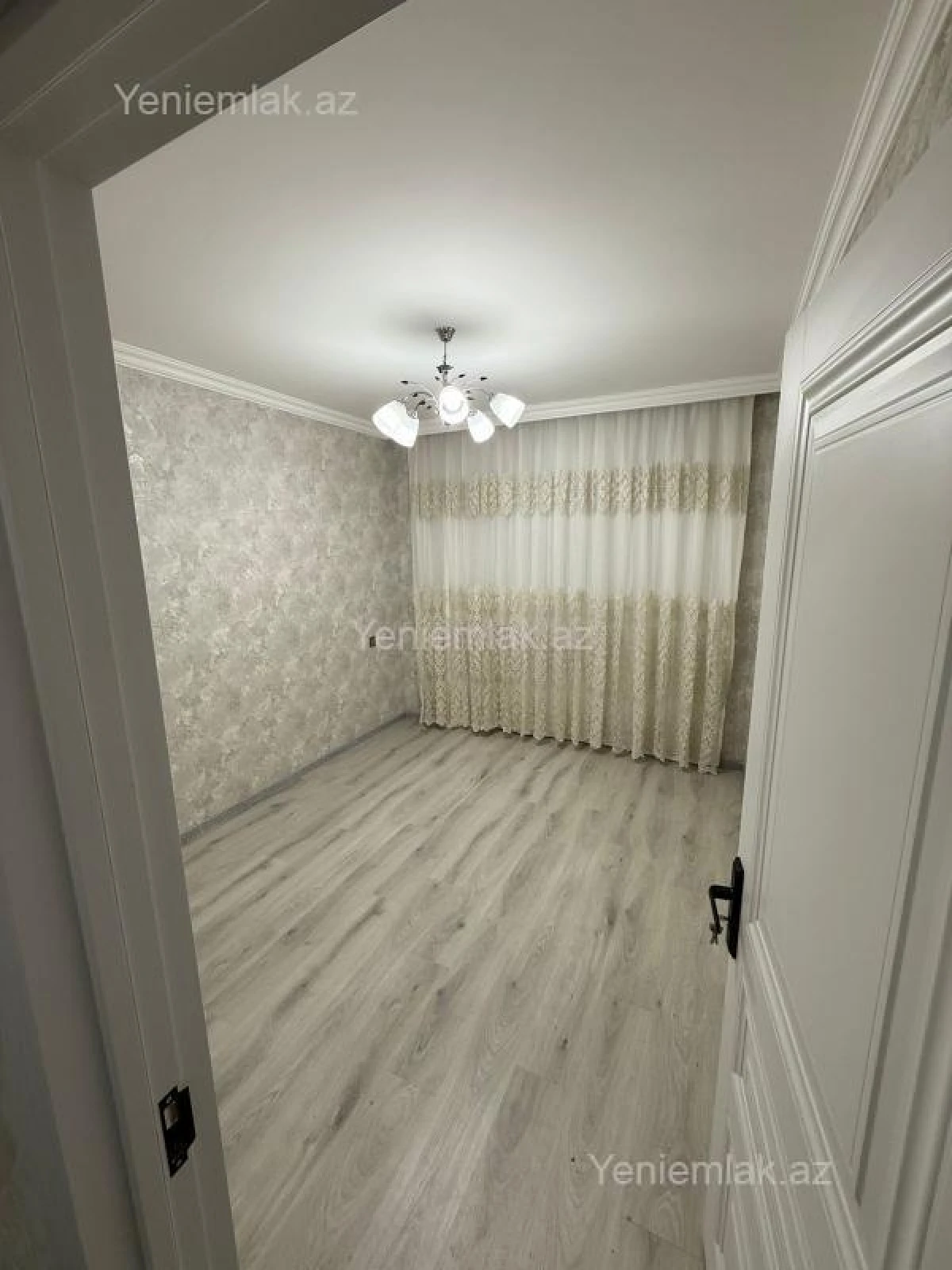 Satılır 2 otaqlı köhnə tikili 65 m²