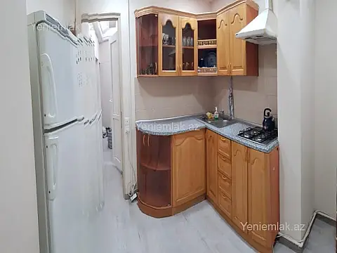 Satılır 2 otaqlı köhnə tikili 65 m²