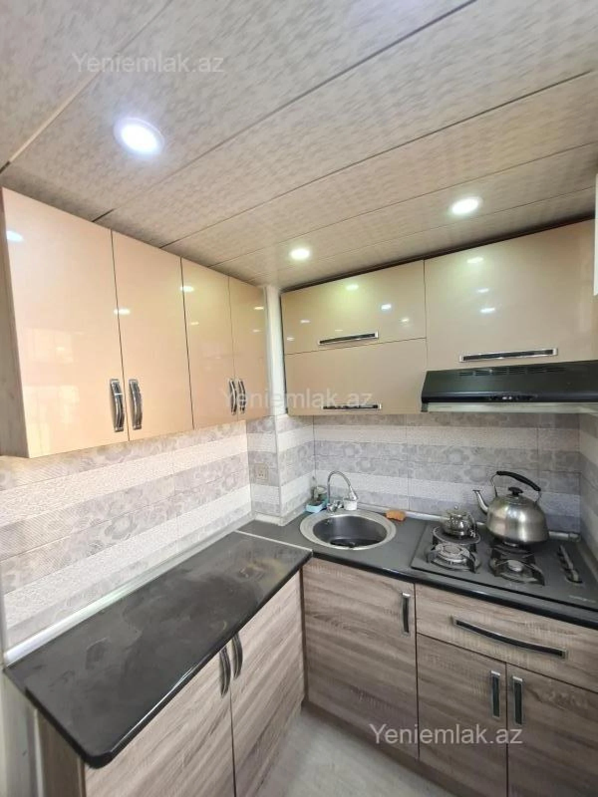Satılır 2 otaqlı köhnə tikili 35 m²