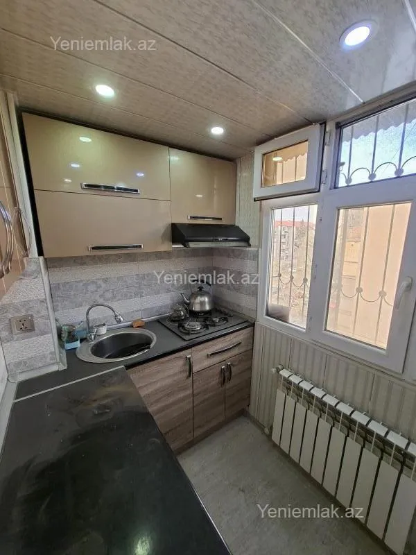 Satılır 2 otaqlı köhnə tikili 35 m²