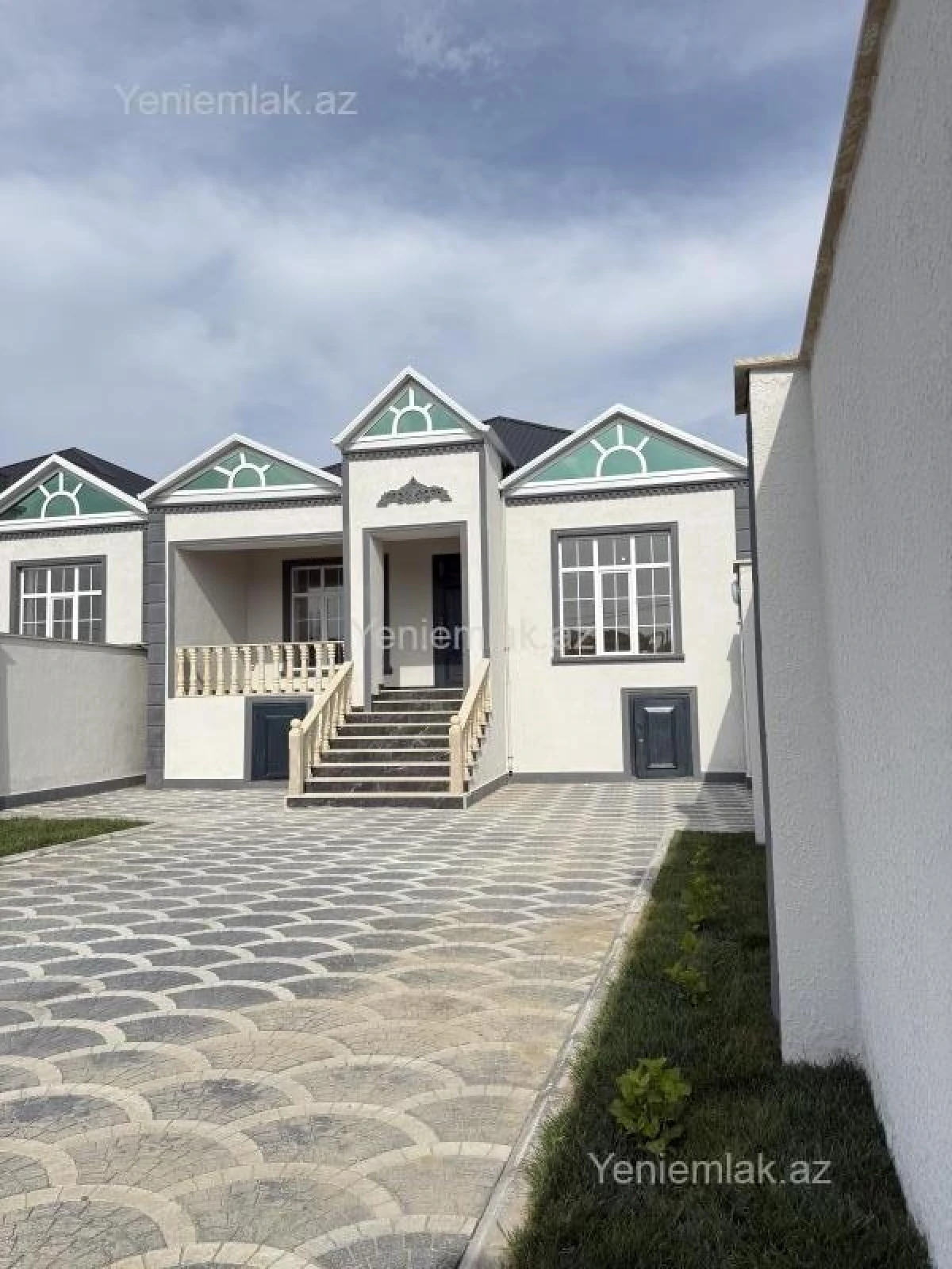 Satılır 4 otaqlı həyət evi 140 m²