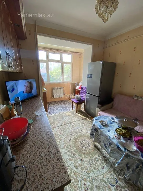 Satılır 3 otaqlı köhnə tikili 80 m²