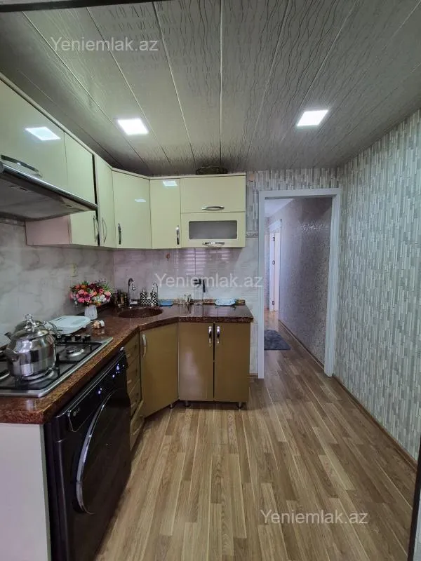 Satılır 2 otaqlı köhnə tikili 50 m²