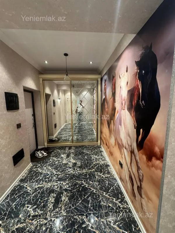 Satılır 3 otaqlı yeni tikili 80 m²