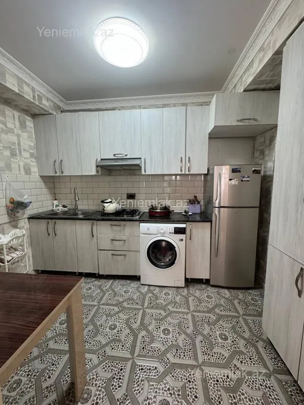 Satılır 3 otaqlı yeni tikili 80 m²
