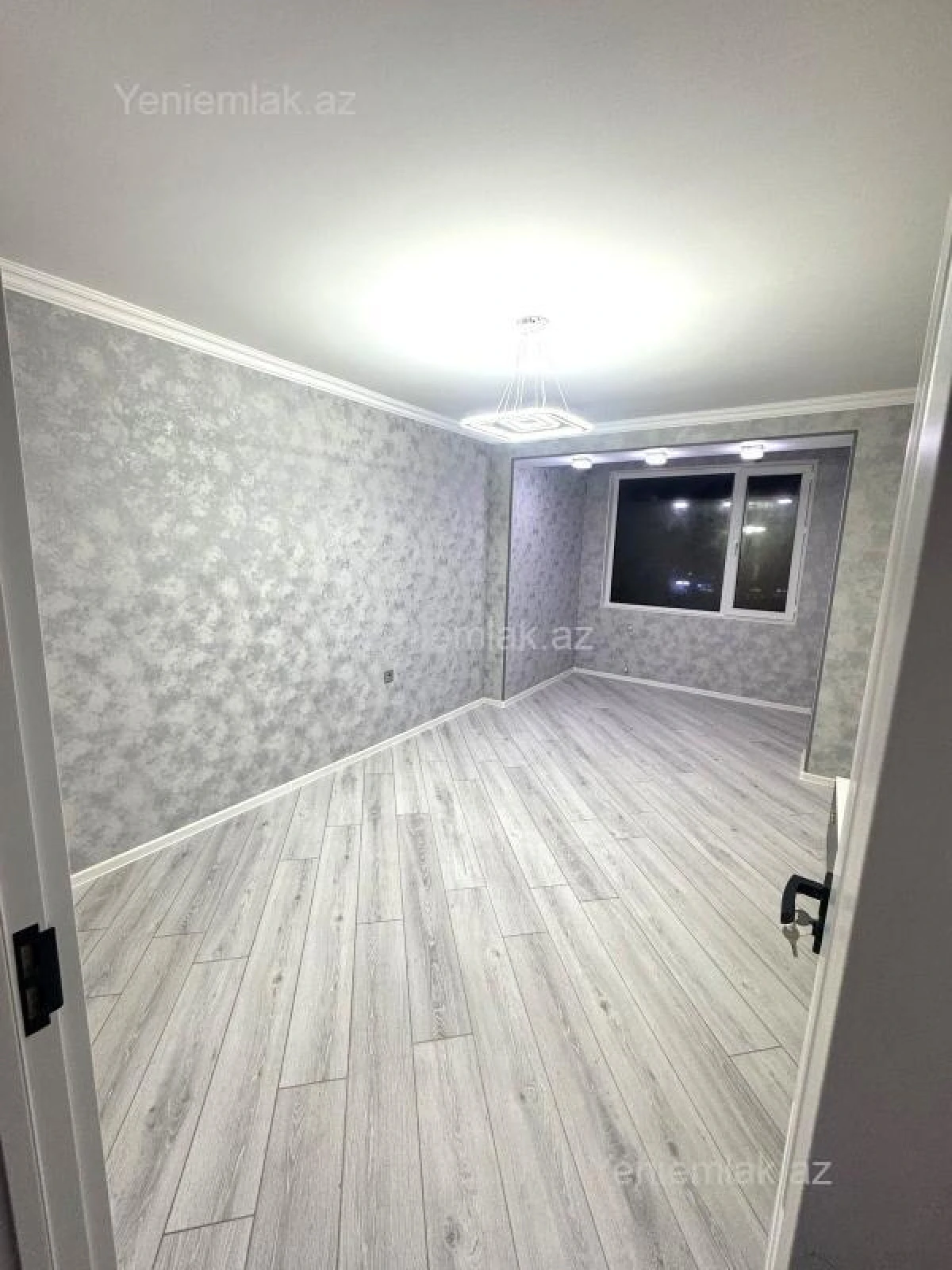Satılır 2 otaqlı köhnə tikili 60 m²