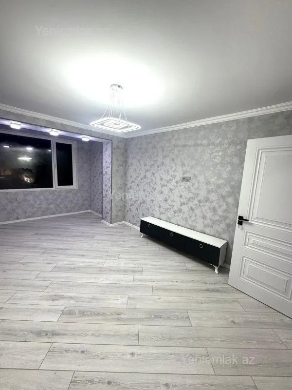 Satılır 2 otaqlı köhnə tikili 60 m²
