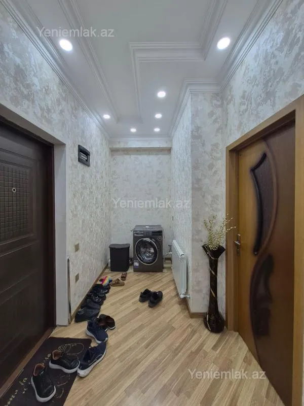 Satılır 2 otaqlı yeni tikili 72 m²