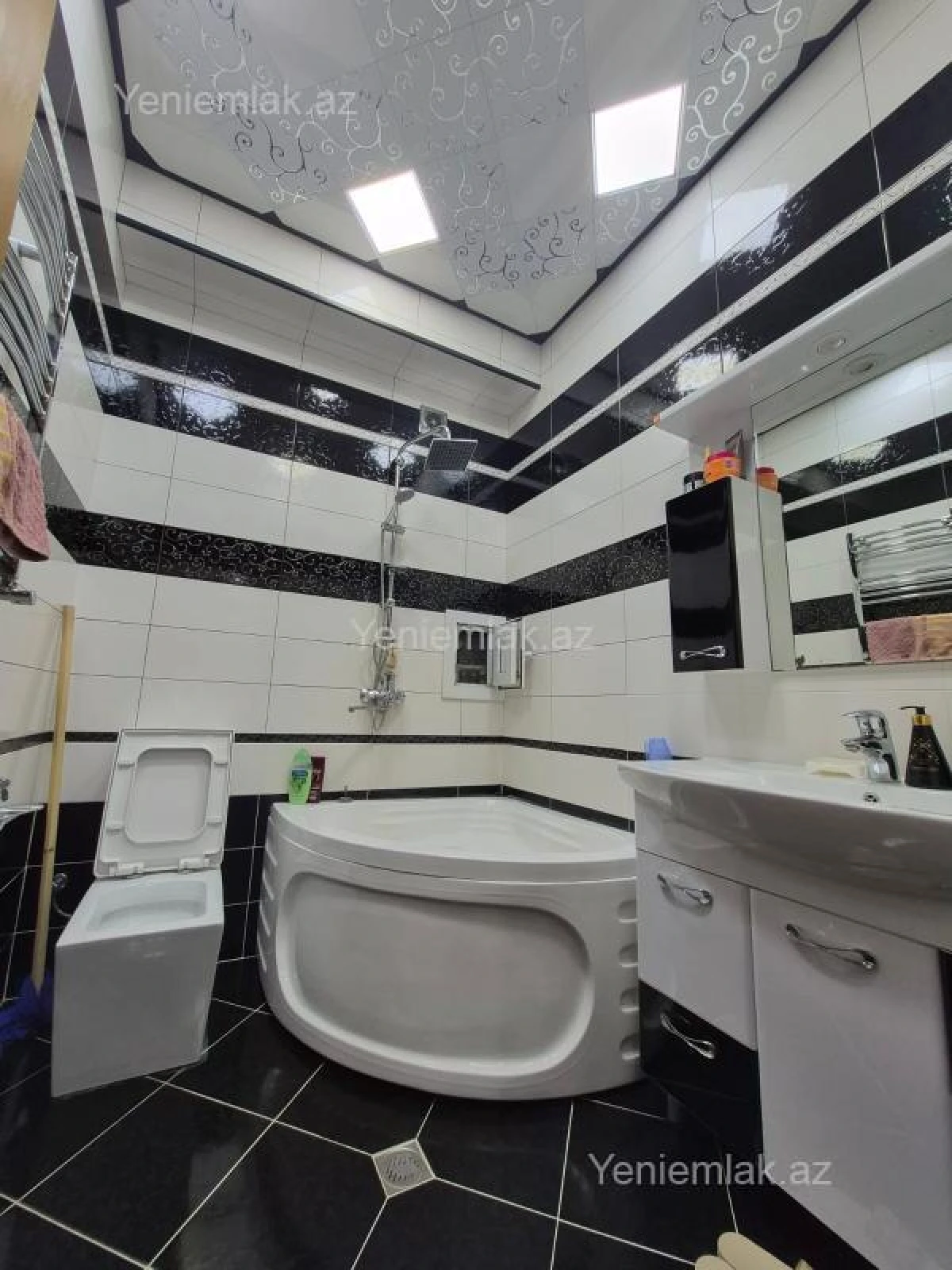 Satılır 2 otaqlı yeni tikili 72 m²