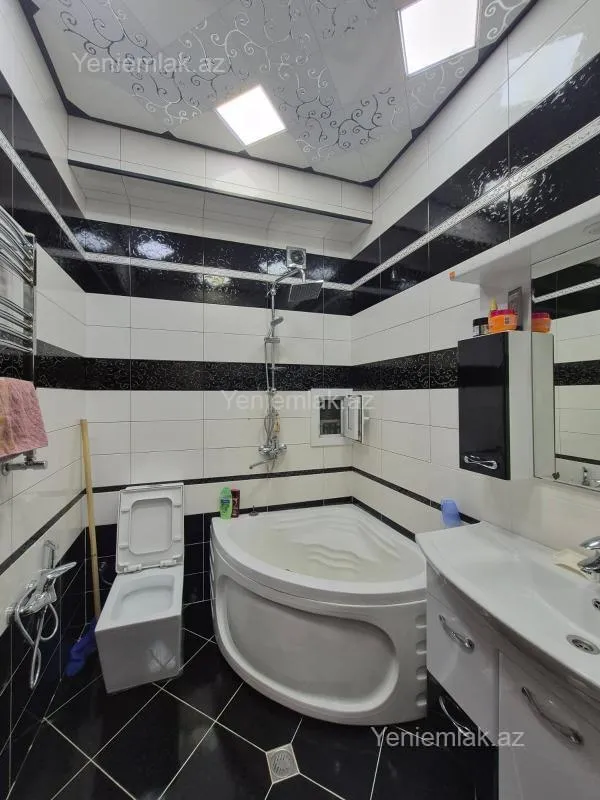 Satılır 2 otaqlı yeni tikili 72 m²