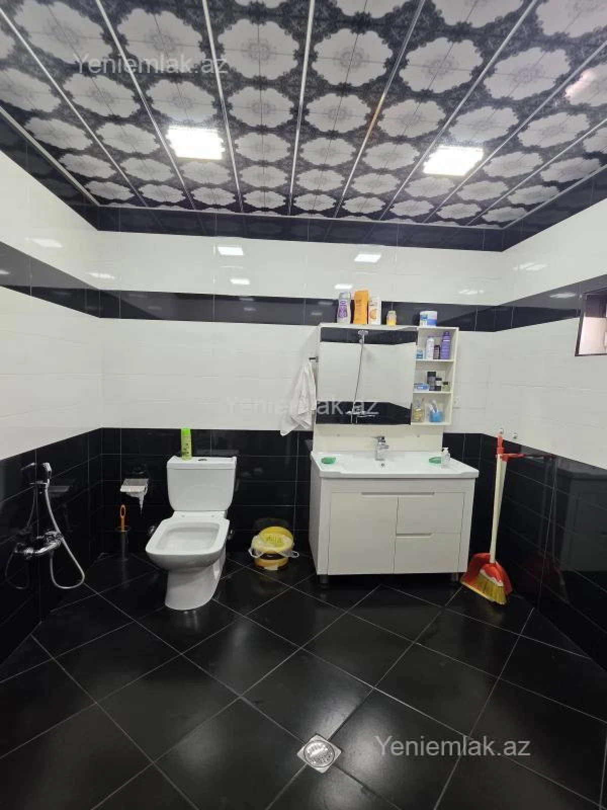 Satılır 5 otaqlı həyət evi 165 m²