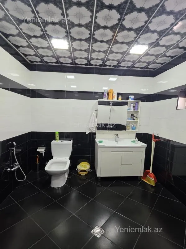 Satılır 5 otaqlı həyət evi 165 m²