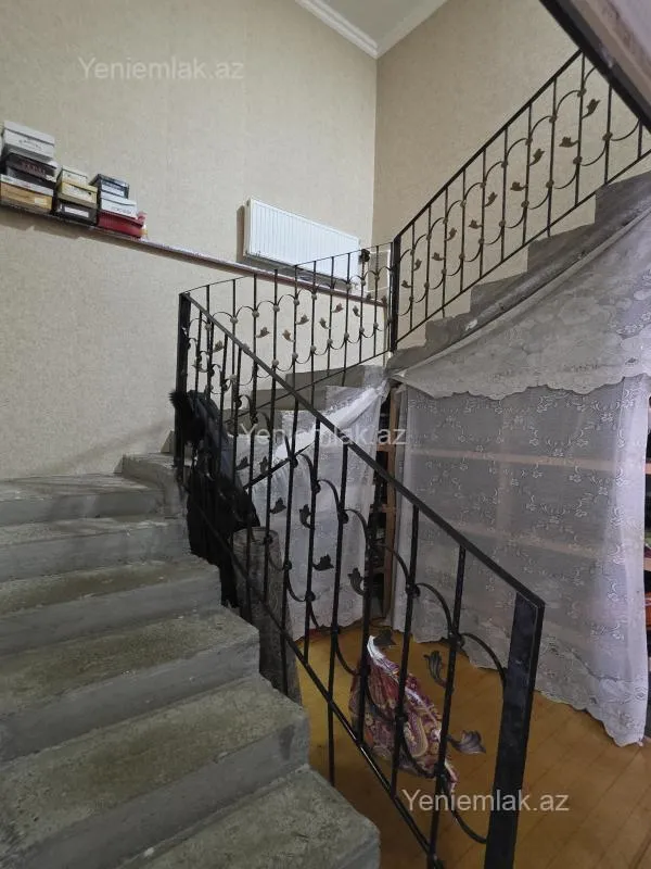 Satılır 5 otaqlı həyət evi 165 m²