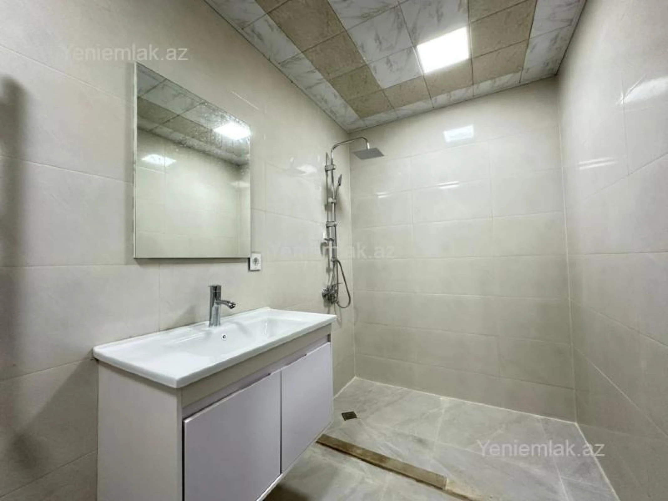 Satılır 2 otaqlı yeni tikili 81.29 m²