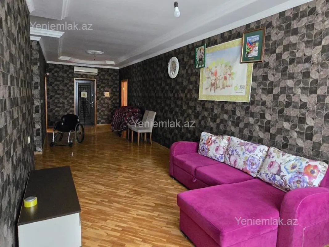 Satılır 5 otaqlı həyət evi 200 m²