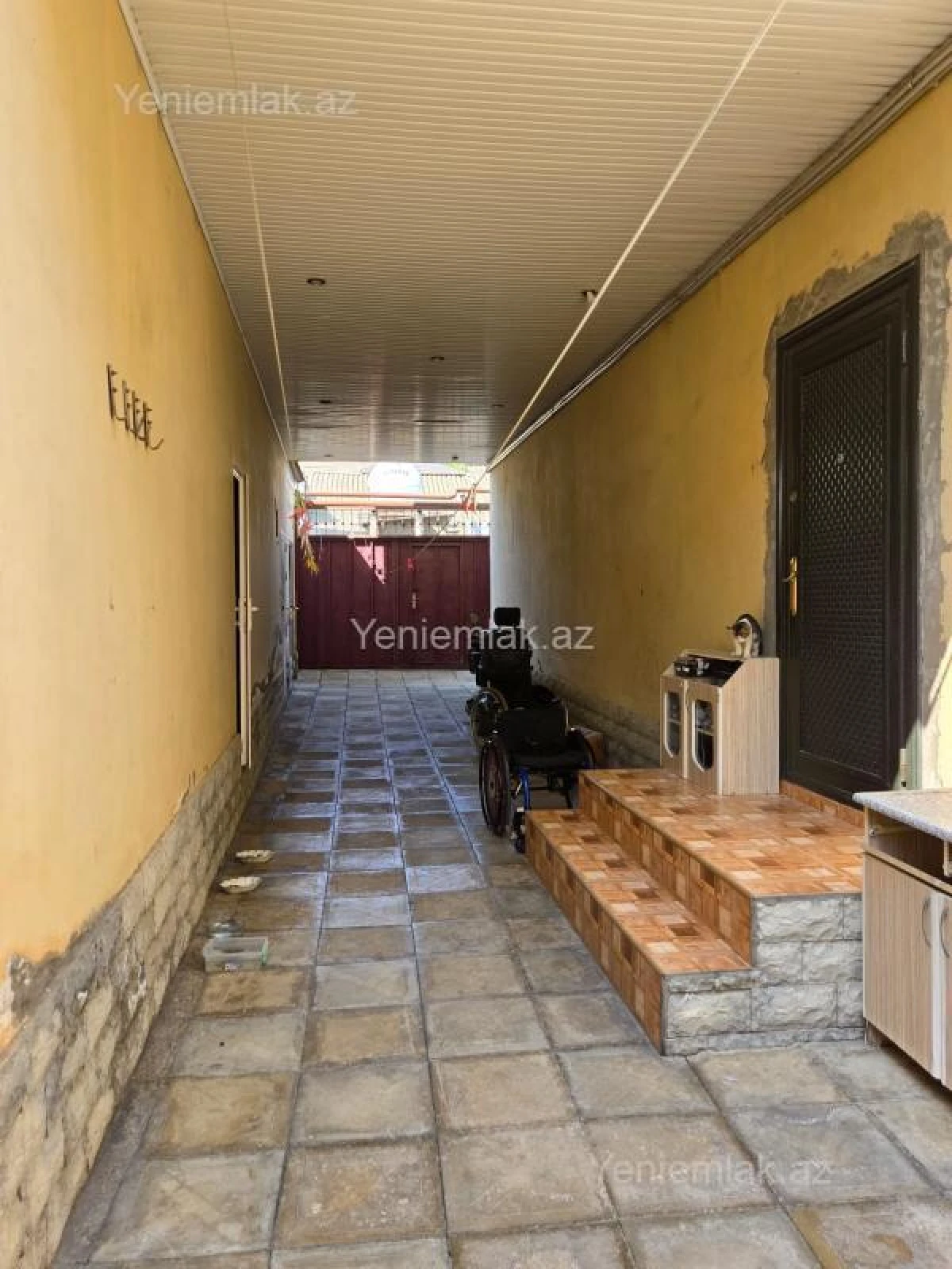 Satılır 5 otaqlı həyət evi 200 m²