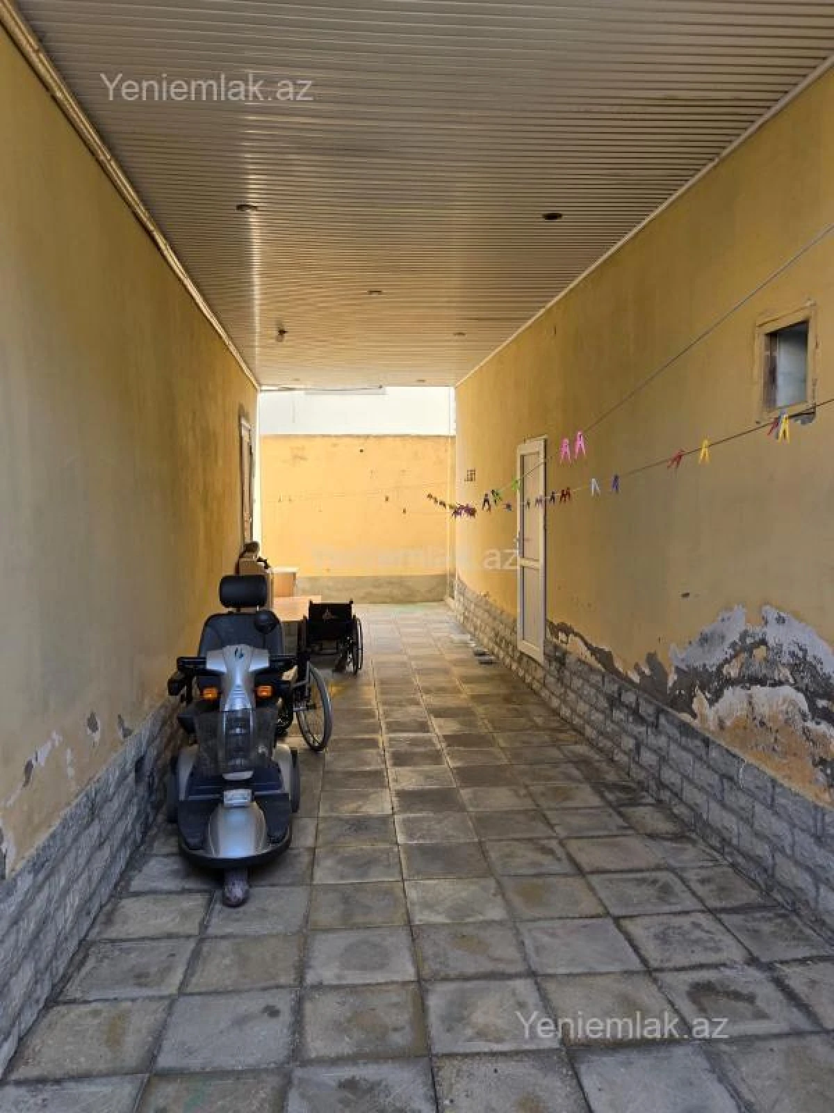 Satılır 5 otaqlı həyət evi 200 m²