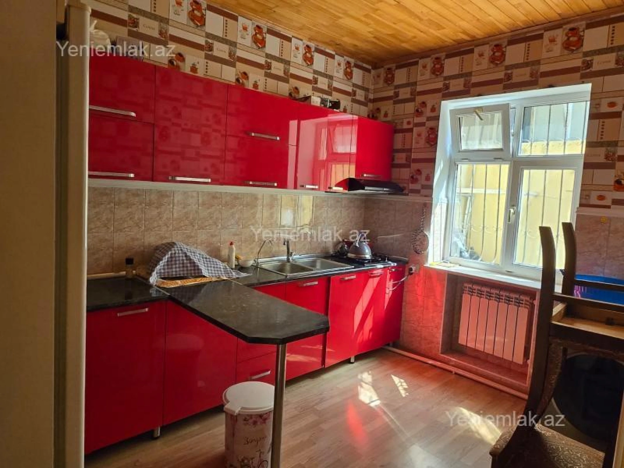 Satılır 5 otaqlı həyət evi 200 m²