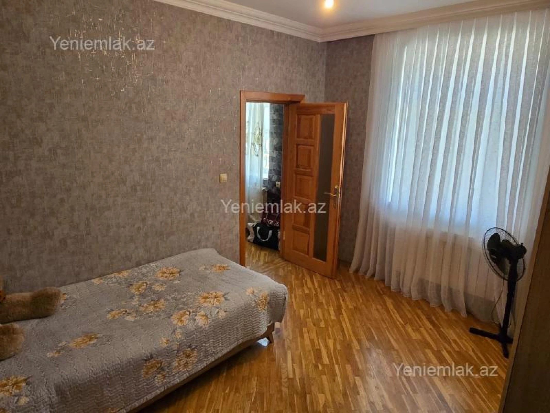 Satılır 5 otaqlı həyət evi 200 m²