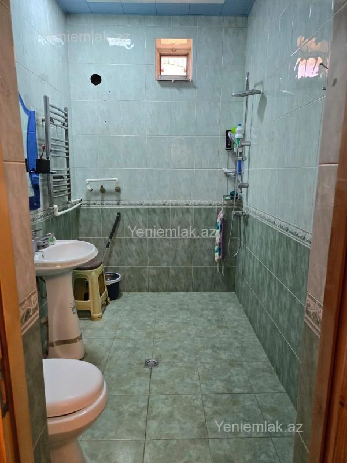 Satılır 5 otaqlı həyət evi 200 m²