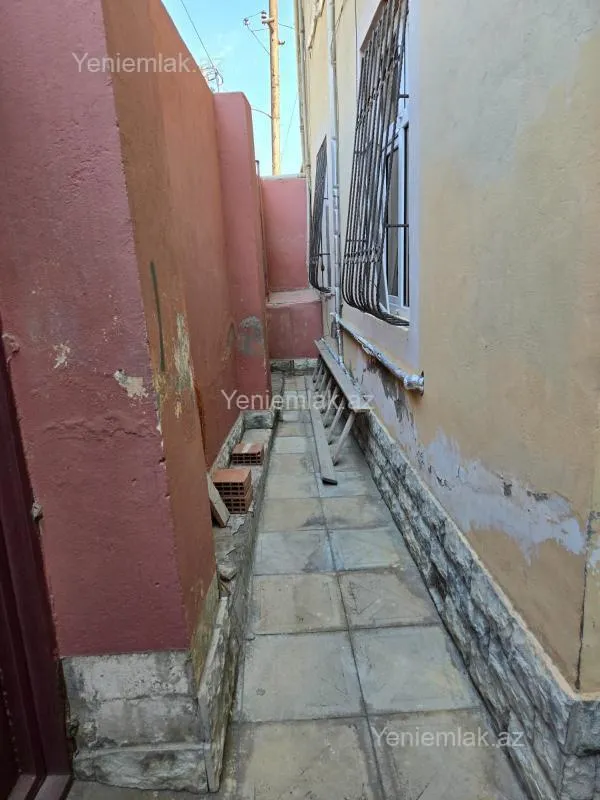 Satılır 5 otaqlı həyət evi 200 m²