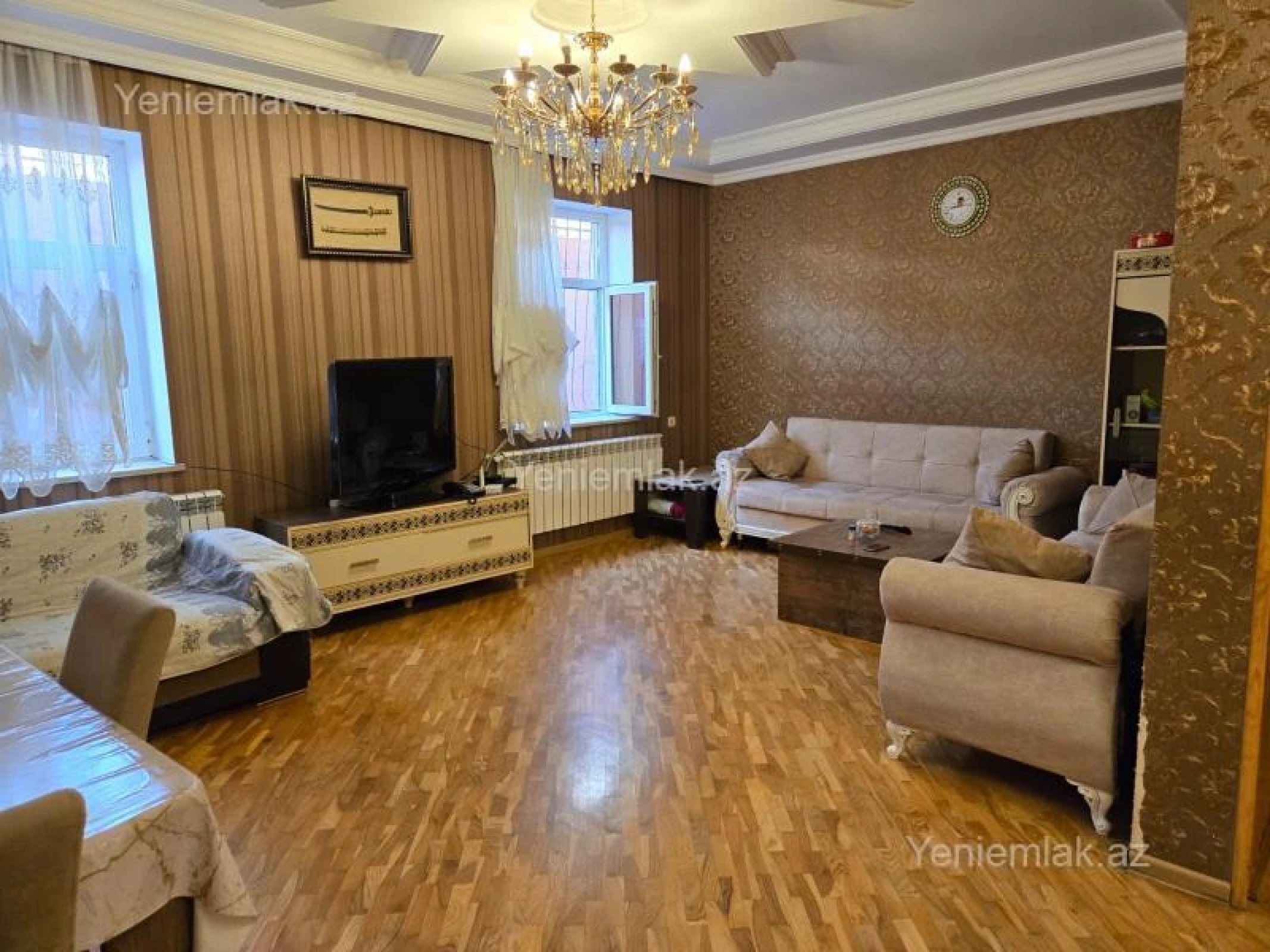 Satılır 5 otaqlı həyət evi 200 m²