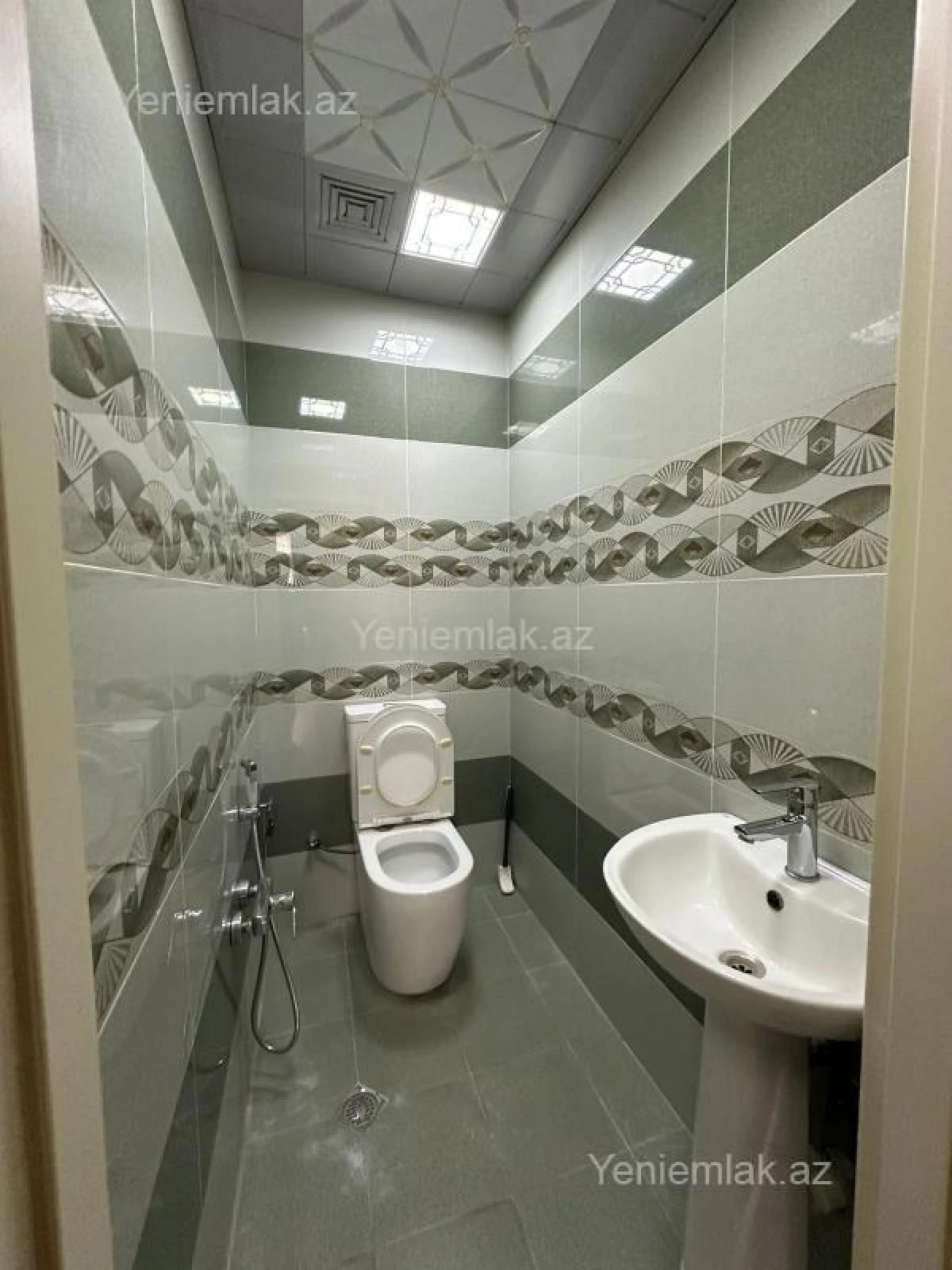 Satılır 3 otaqlı yeni tikili 126 m²