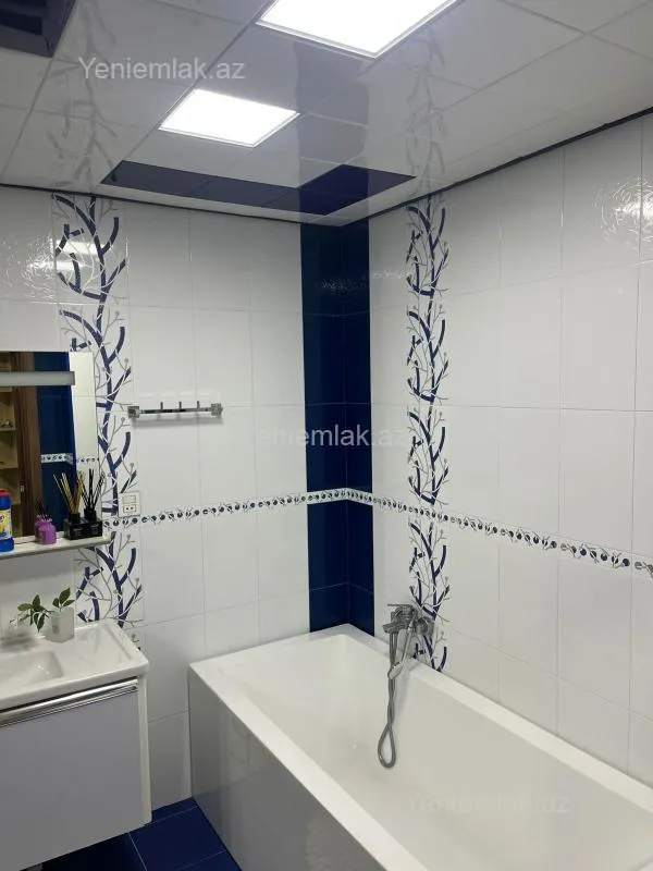 Satılır 3 otaqlı yeni tikili 120 m²