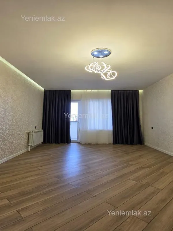 Satılır 4 otaqlı köhnə tikili 100 m²