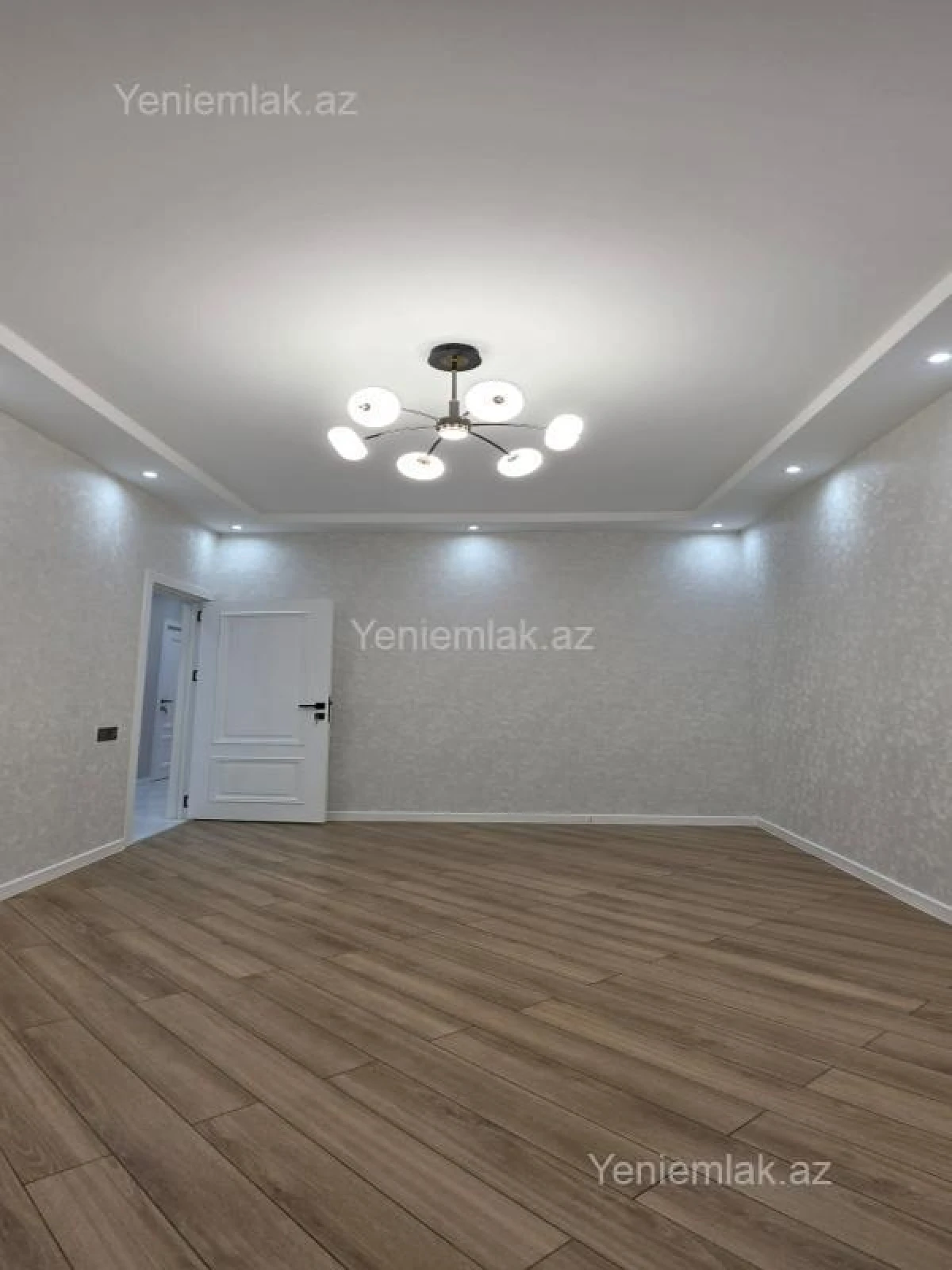 Satılır 4 otaqlı köhnə tikili 100 m²