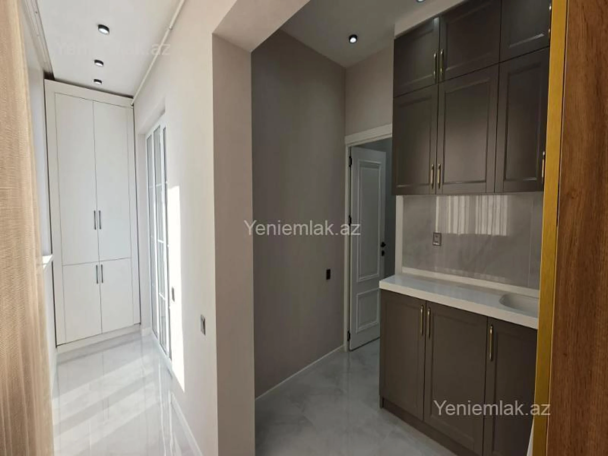 Satılır 4 otaqlı köhnə tikili 100 m²