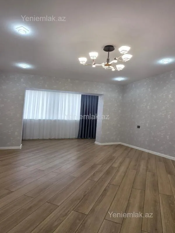 Satılır 4 otaqlı köhnə tikili 100 m²