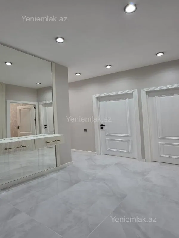 Satılır 4 otaqlı köhnə tikili 100 m²