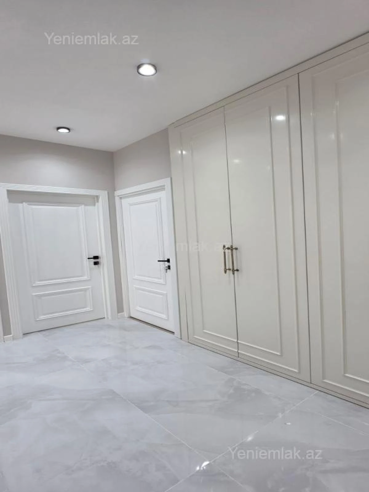 Satılır 4 otaqlı köhnə tikili 100 m²