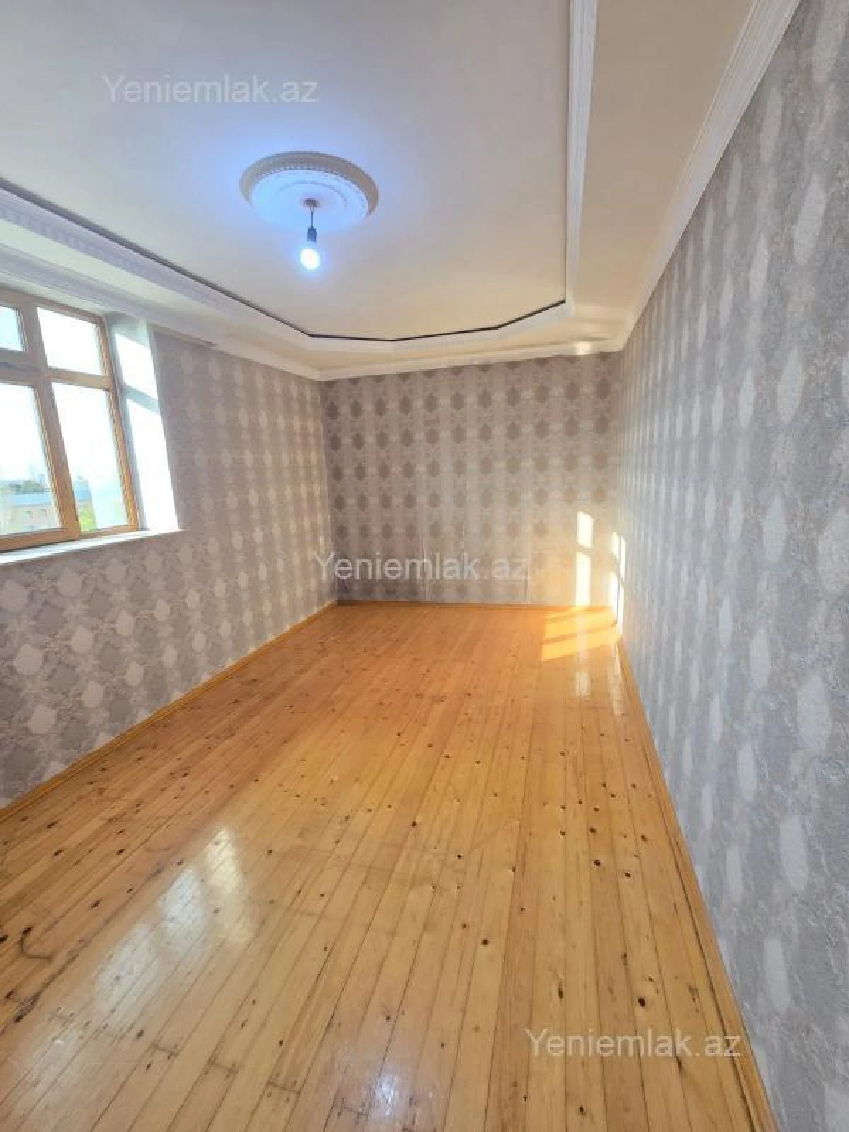 Satılır 2 otaqlı köhnə tikili 55 m²