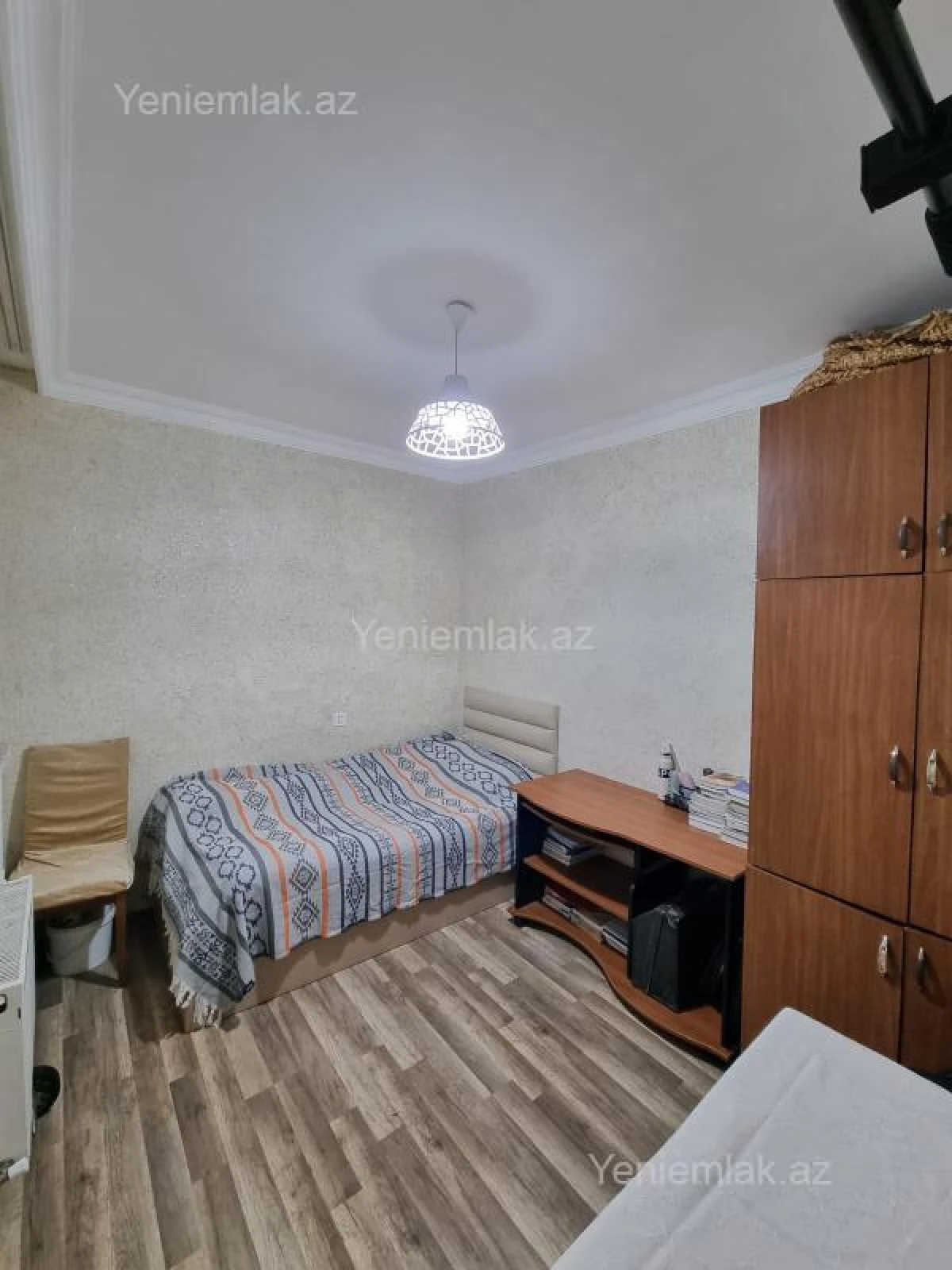 Satılır 2 otaqlı köhnə tikili 60 m²