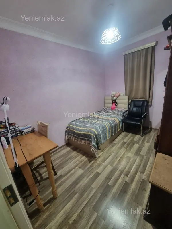 Satılır 2 otaqlı köhnə tikili 60 m²