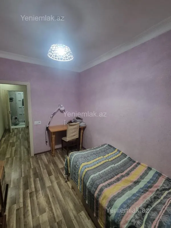 Satılır 2 otaqlı köhnə tikili 60 m²
