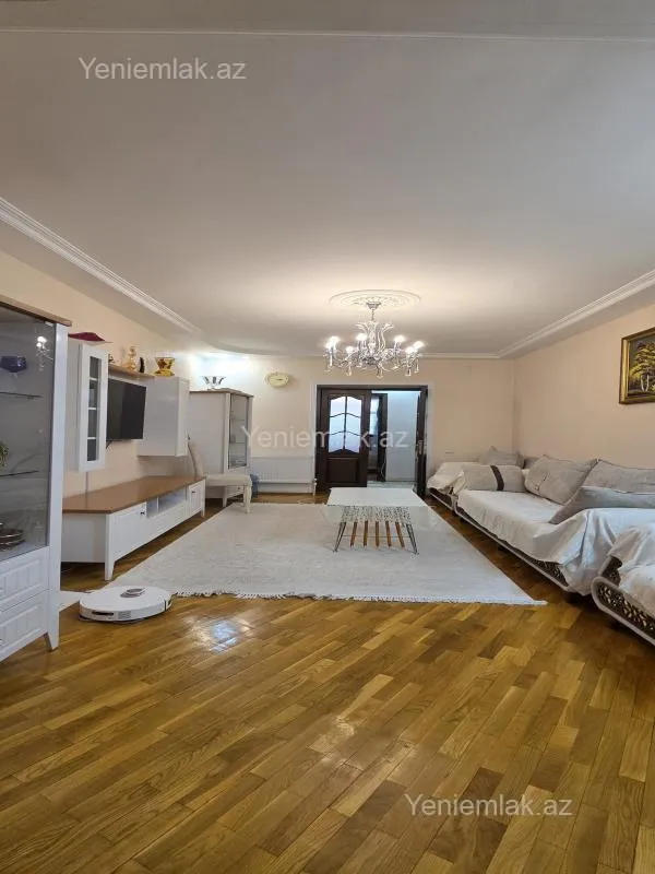 Satılır 5 otaqlı köhnə tikili 110 m²
