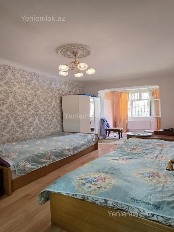 Satılır 5 otaqlı köhnə tikili 110 m²