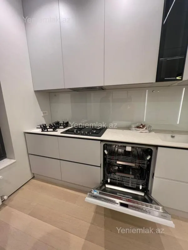 Satılır 3 otaqlı yeni tikili 109 m²