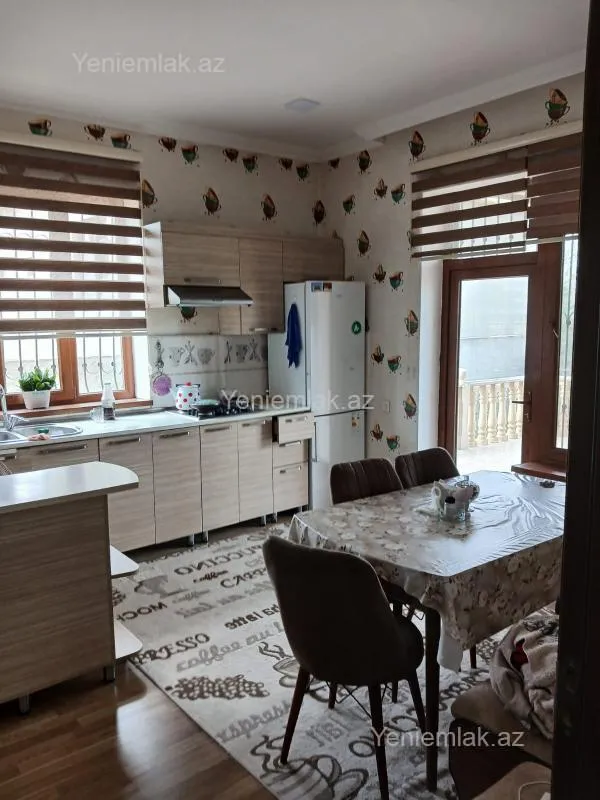 Satılır 4 otaqlı həyət evi 130 m²