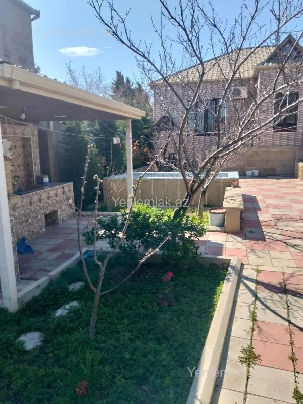 Satılır 4 otaqlı həyət evi 130 m²