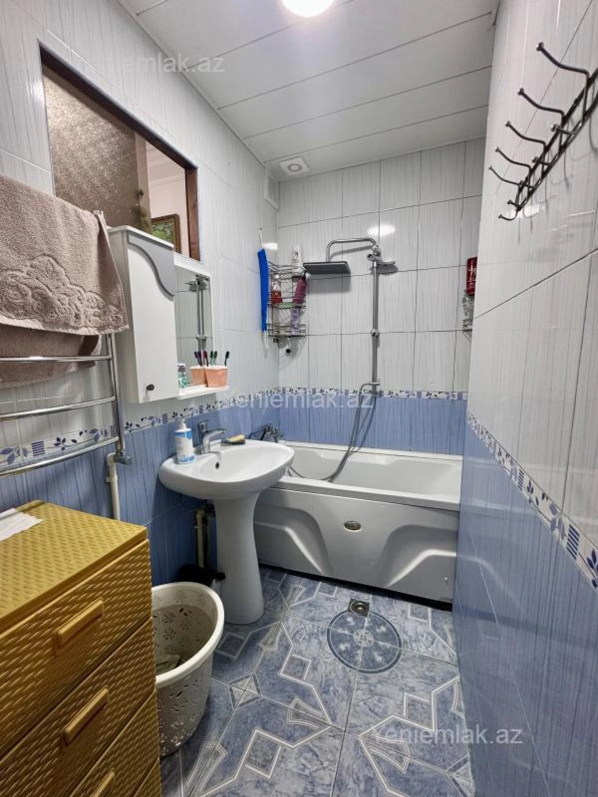 Satılır 3 otaqlı köhnə tikili 85 m²