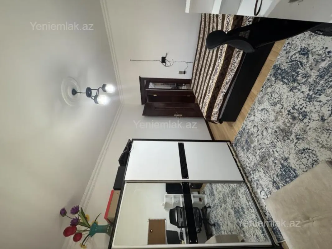 Satılır 3 otaqlı köhnə tikili 85 m²
