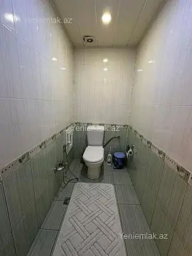 Satılır 8 otaqlı həyət evi 450 m²
