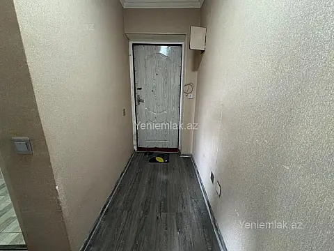 Satılır 8 otaqlı həyət evi 450 m²
